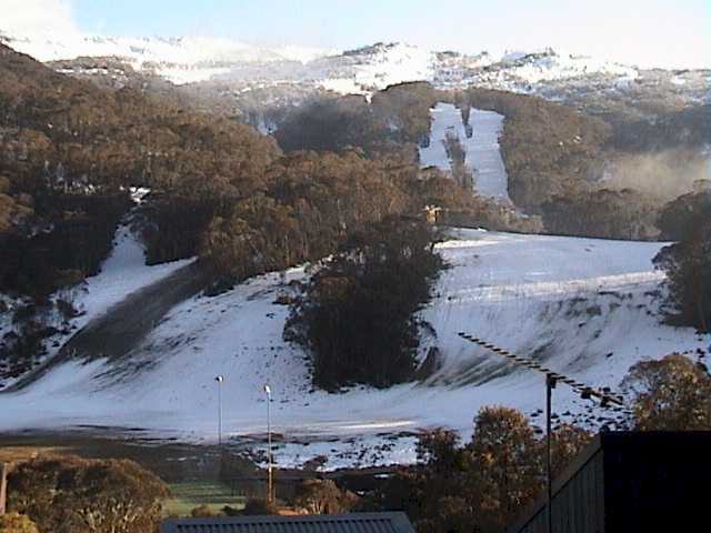 No new snow near the village - Bottom of Lover�s Leap Bypass