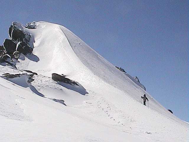 Wazza�s favourite knoll after our descent