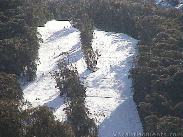 High Noon � Sunday afternoon � still only skiers right is open
