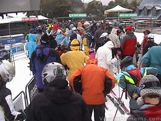 Sunday lift line � delayed start due to technical problems