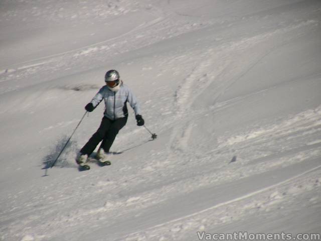 Rinda didn�t like the Basin off piste but put down some great turns anyway